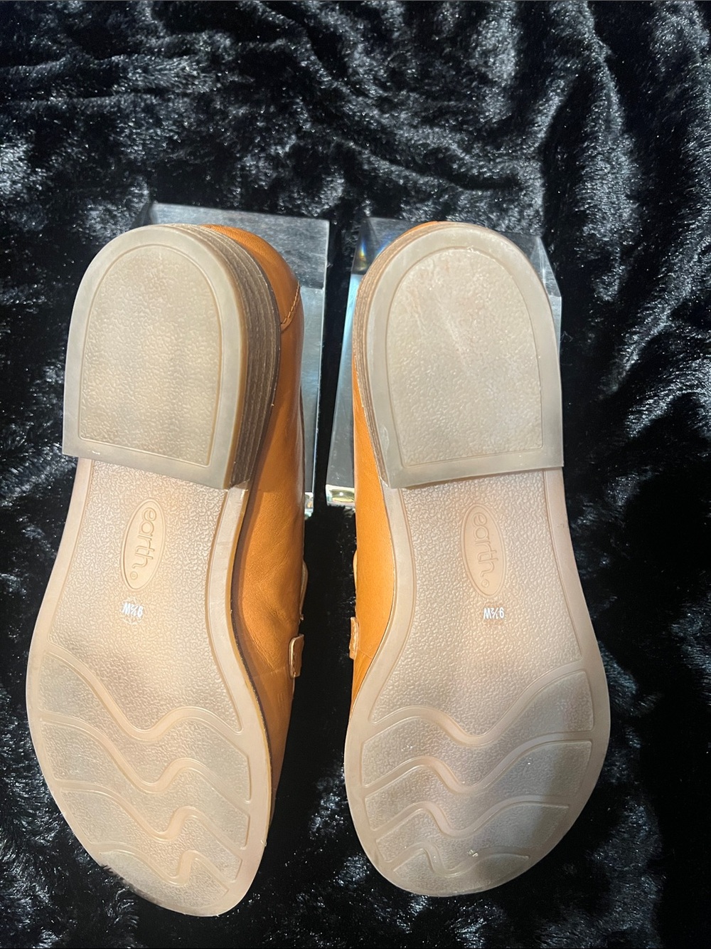 Earth Women's Cognac Leather Slip-On Loafers - Picture 10 of 10